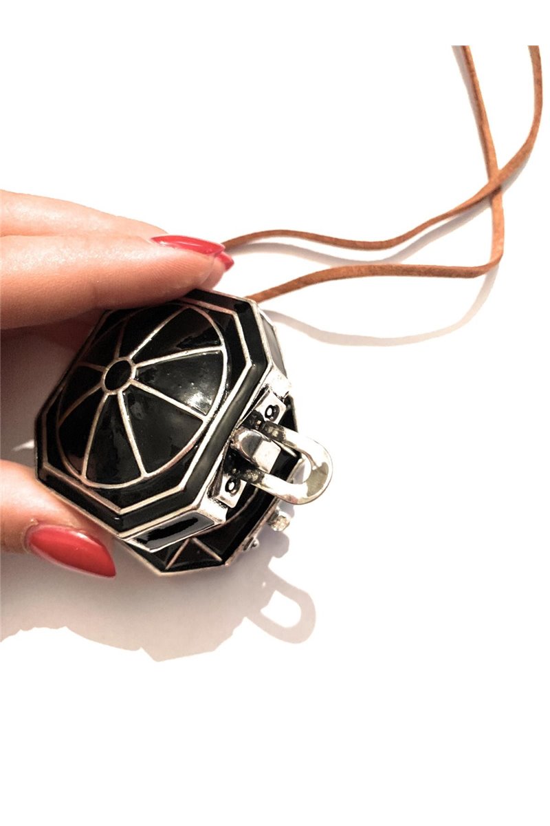 Bussola che punta al nord pirati