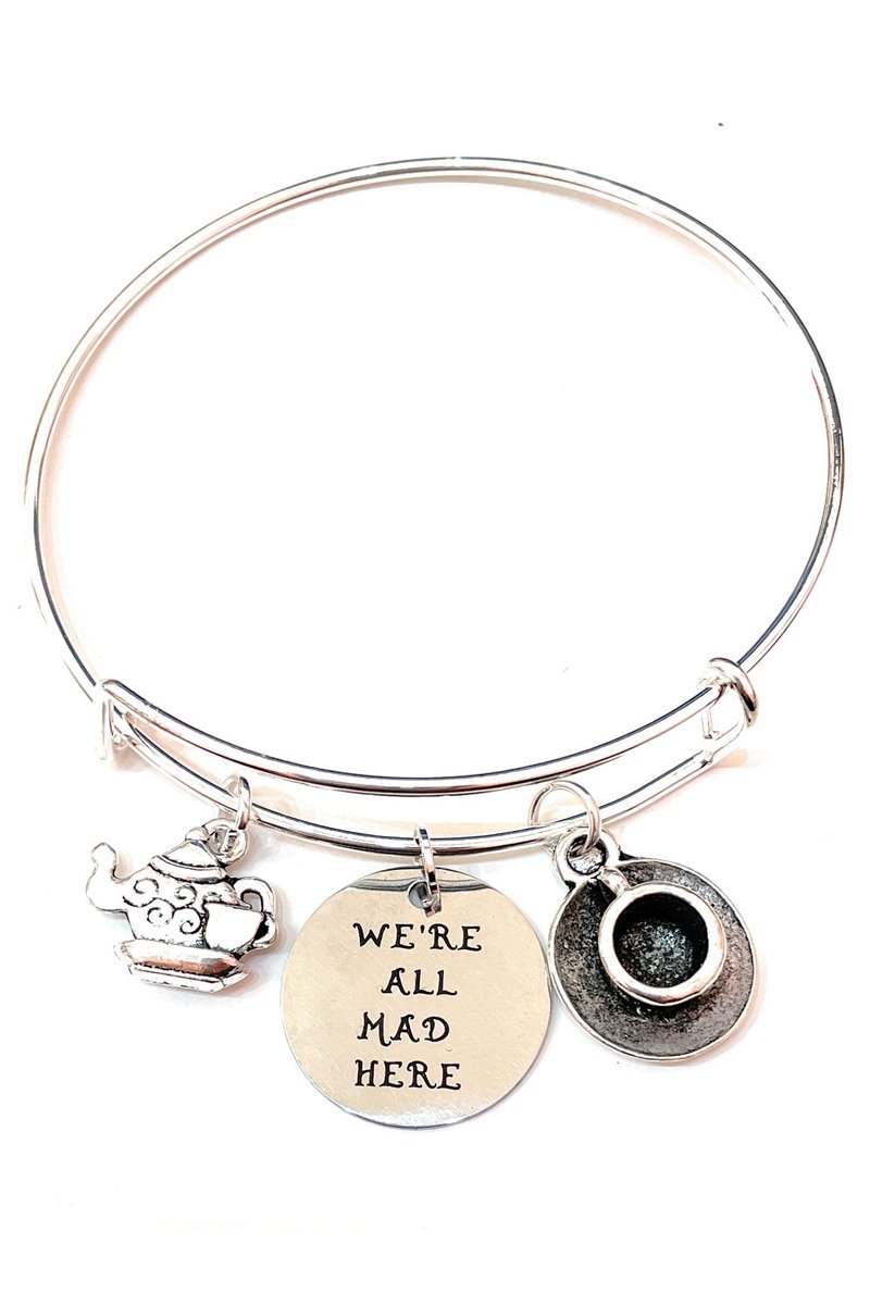 Bracciale Bangle con piastrina incisione We're All Mad Here