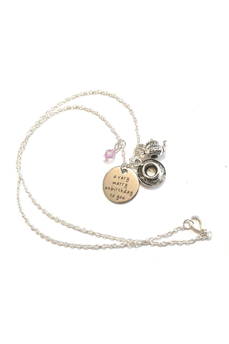 Collana A Very Merry Unbirthday To You Un Buon NonCompleanno