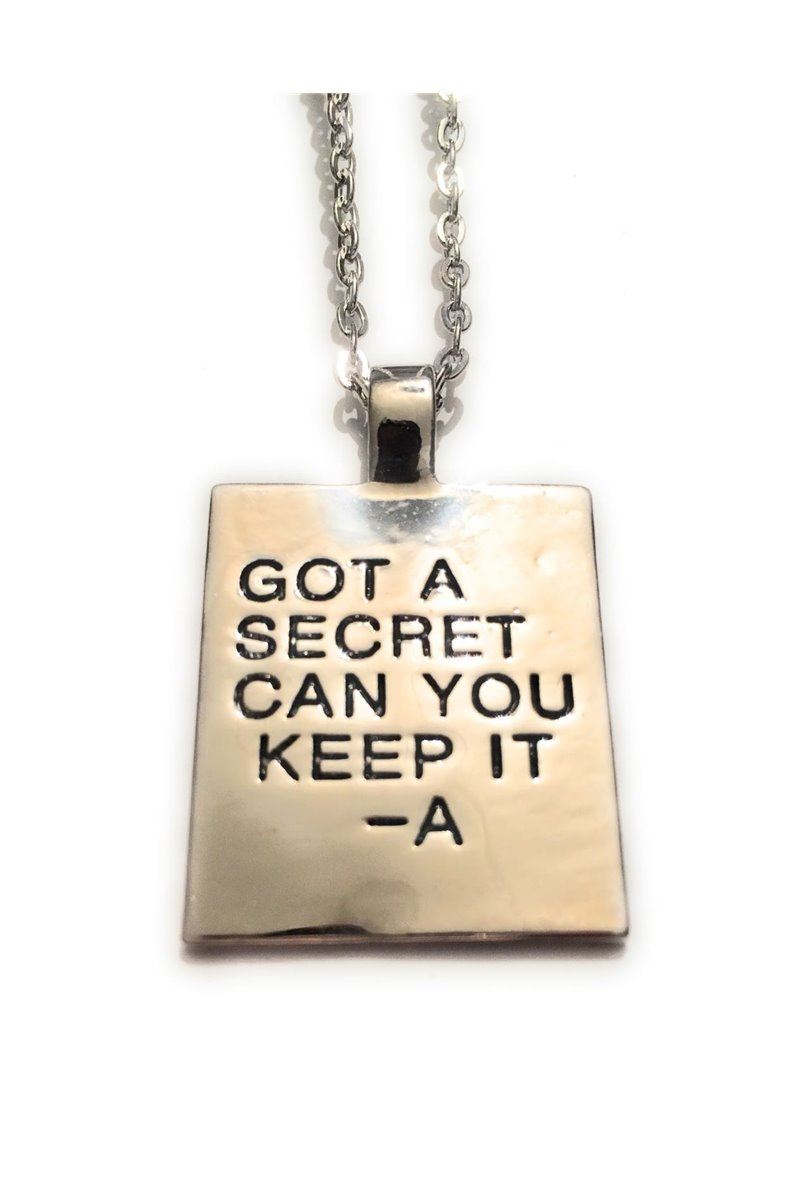 Collana piastrina incisione Got A Secret Can You Keep It A