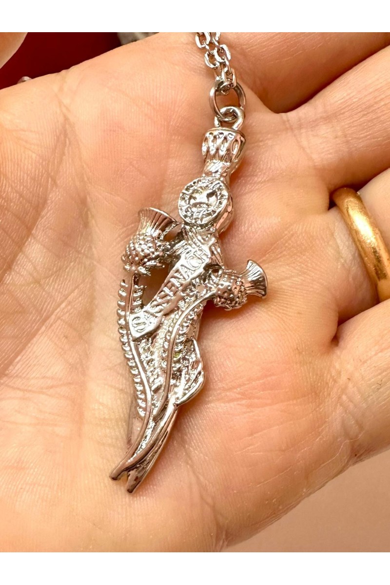Collana Pugnale Celtico Sassenach - Accessori Nerd Unici