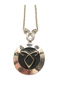 Collana medaglione con Rune celtiche