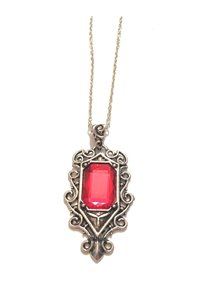 Collana pietra rossa medaglione rubino